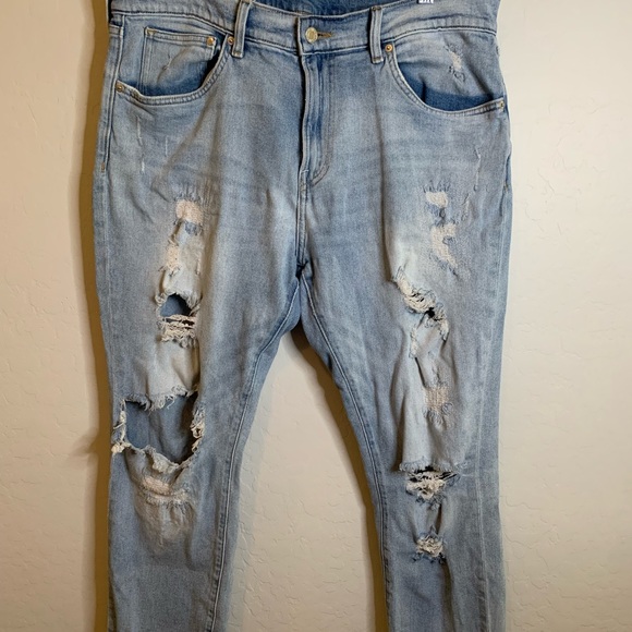 H&M | Men’s Light Wash Distressed/Ripped Denim Skinny Jean Size 36x32